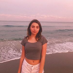 Meet your Posher, Amira